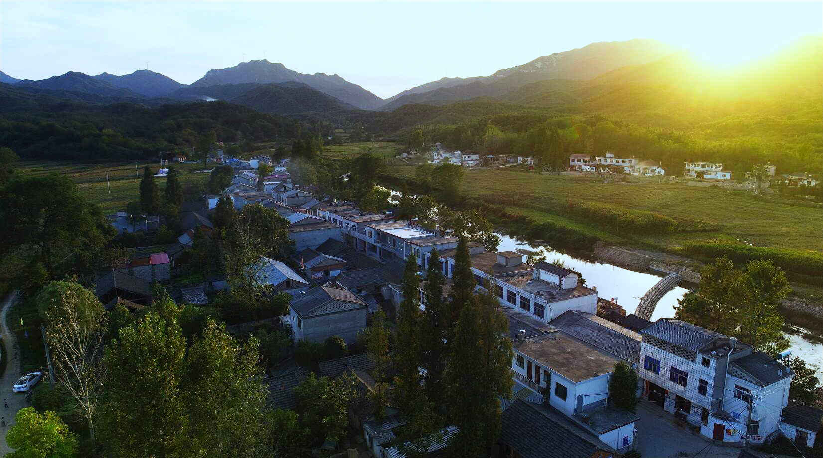 乡村暮色—鸡公山台子畈_卢成良