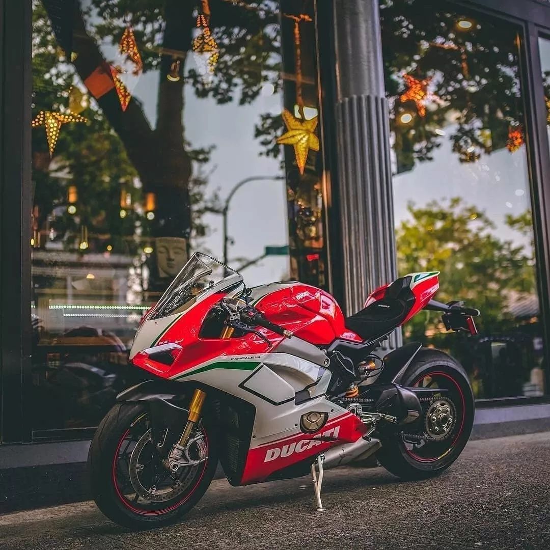 欣赏| ducati panigale v4