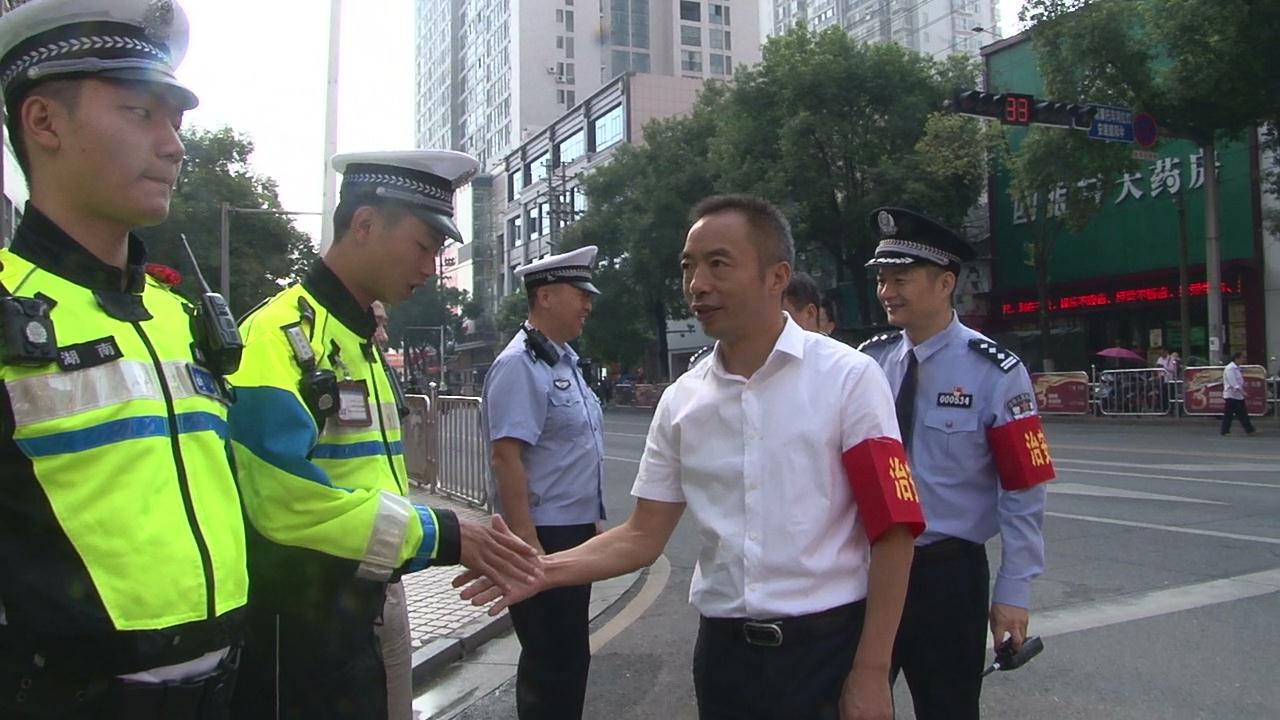 李向阳一行国庆节期间看望慰问一线民警,系列报道五