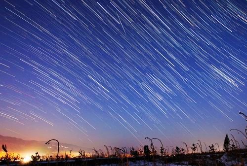 流星雨浪漫时刻表发布,十月竟有3场流星雨,浪漫的人都去许愿了