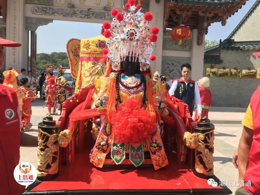 【热闹】台湾妈祖"乌面妈"坐跑车永久安座潮汕河溪华阳"珠珍古庙".