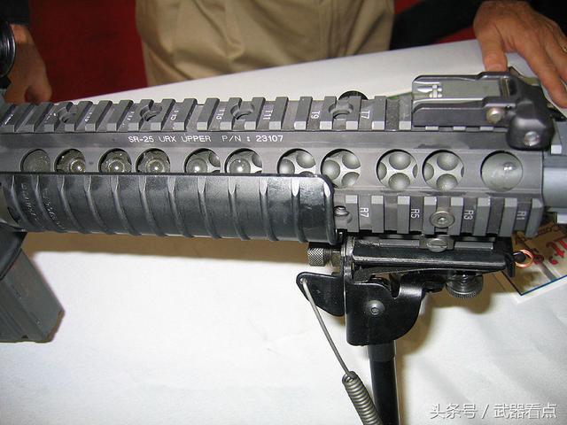 1/ 12 sr-25战斗步枪:是kac/kmc最新推出的产品,基本上是在原来的sr