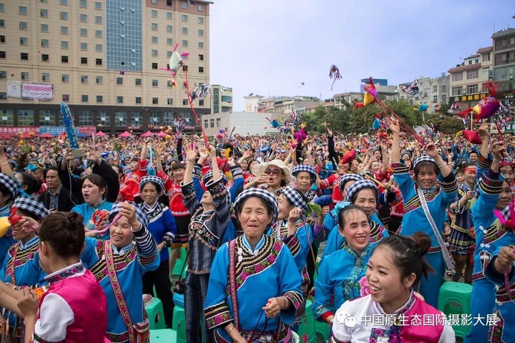 黔西南民族节日主要有布依族"三月三" "六月六" "查白歌节" "毛杉树歌