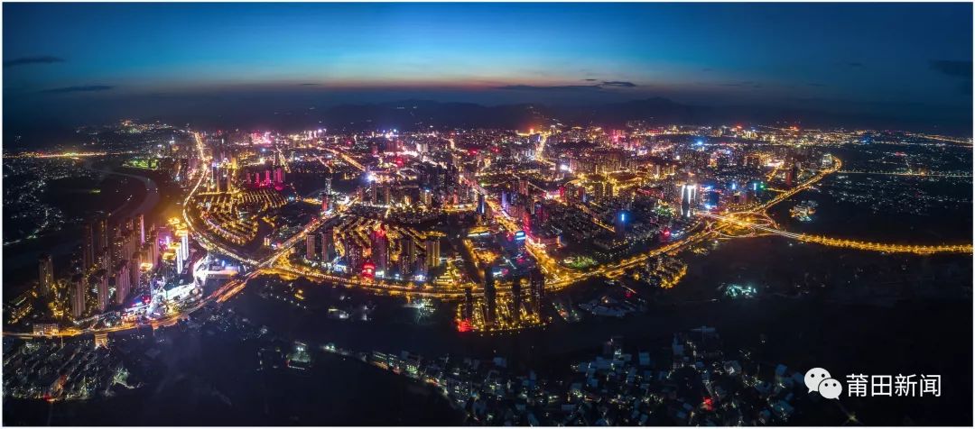 好好欣赏莆田的夜景 流光溢彩的楼群 壶山兰水,地标建筑,城市的公园