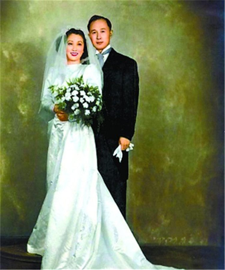 老婆的婚纱照_李晨和他老婆的婚纱照(2)