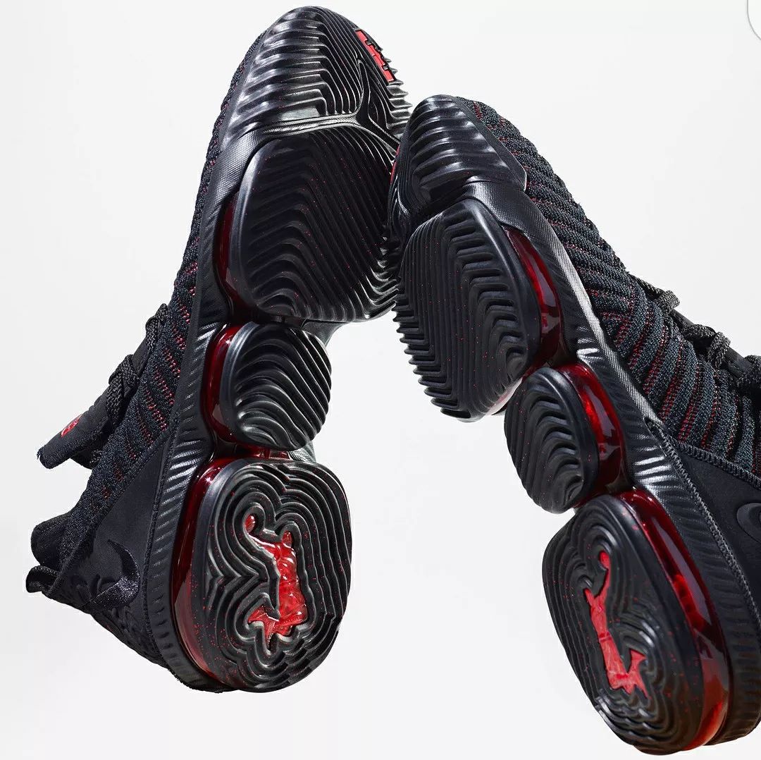 nike——勒布朗·詹姆斯lebron 16 "bred""oreo"限量发行