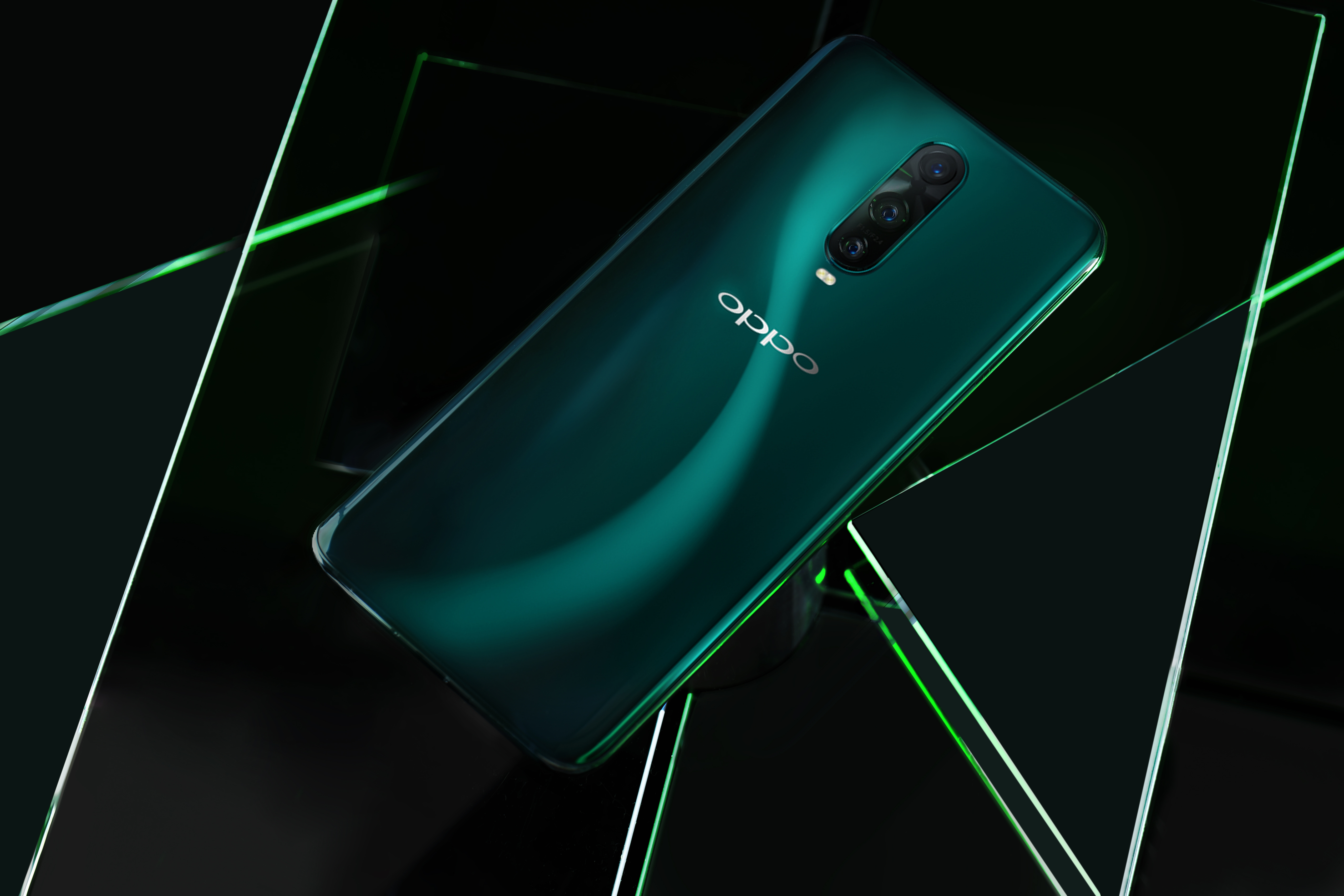 oppo r17 pro图赏:雾光渐变开启机身色彩新玩法