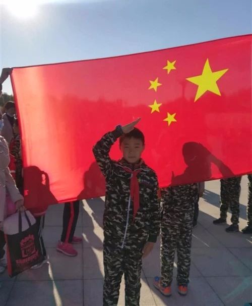 "我和国旗合个影" 活动投票即将开始,快来pick你最喜欢的照片!