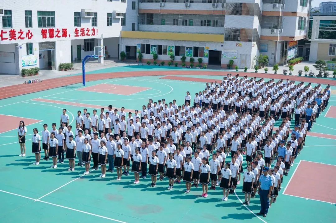 第一学月我们这样一起走过碧华实验学校初中部第一学月教育教学工作采