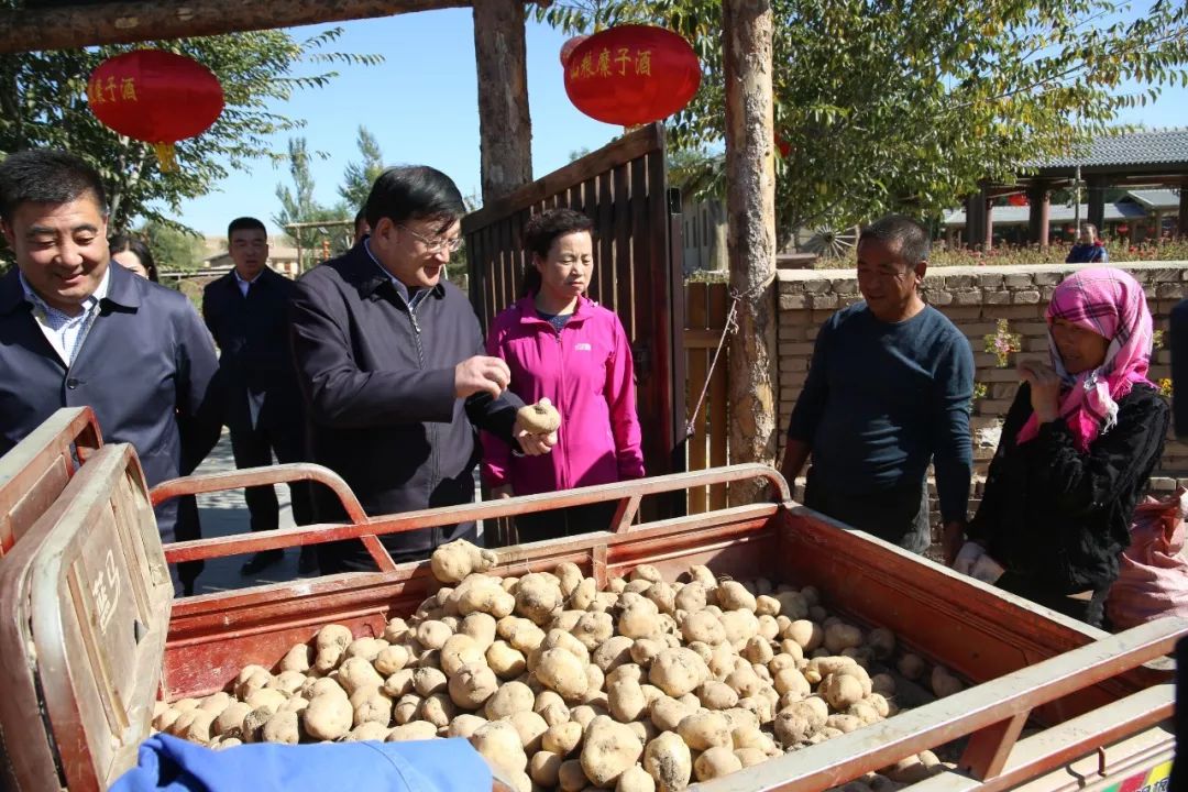 在昌吉州旅游工作现场会即将在我县召开之际,县委书记李武,县人大主任