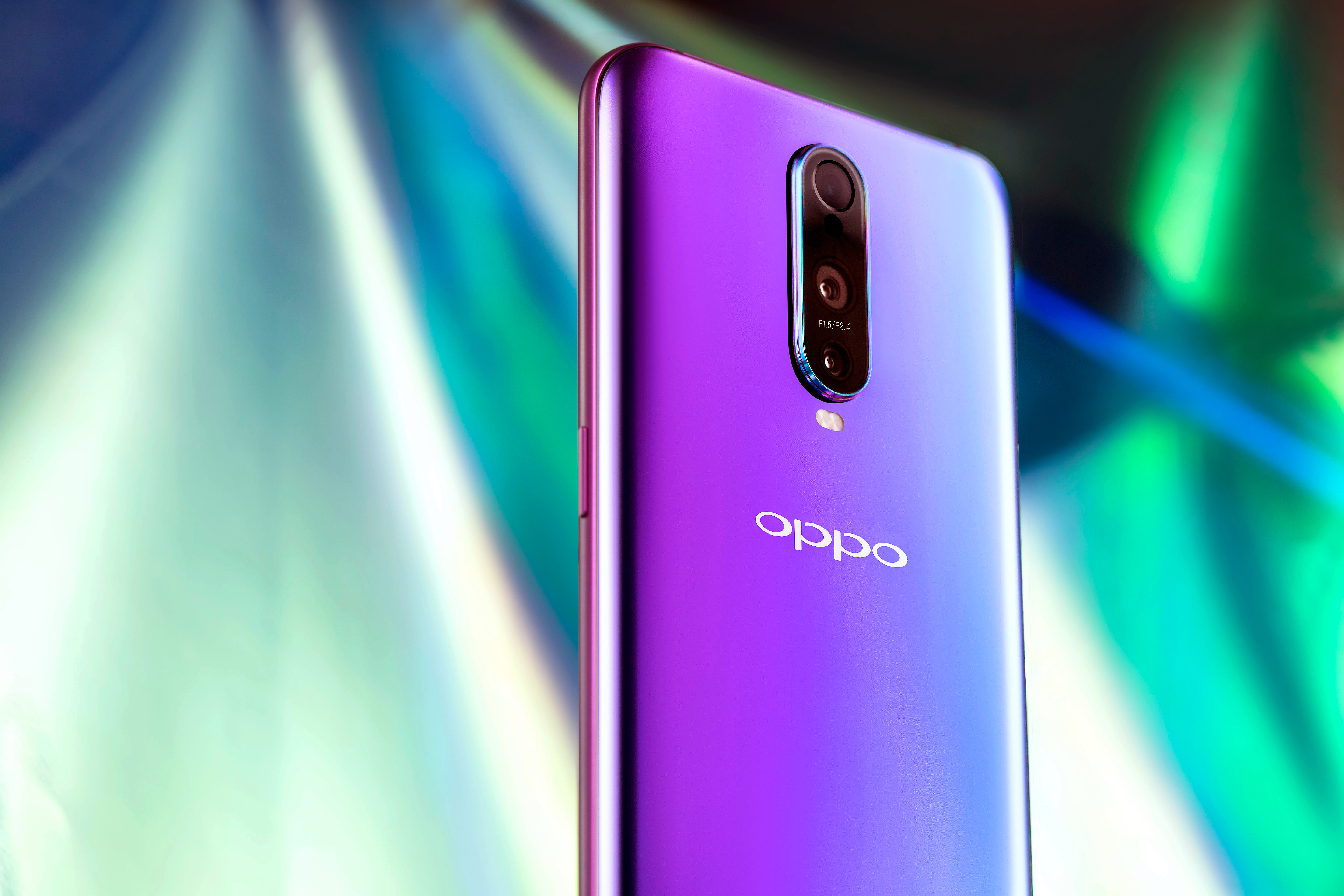 oppo r17 pro图鉴:三色渐变 雾光色打造光影流转