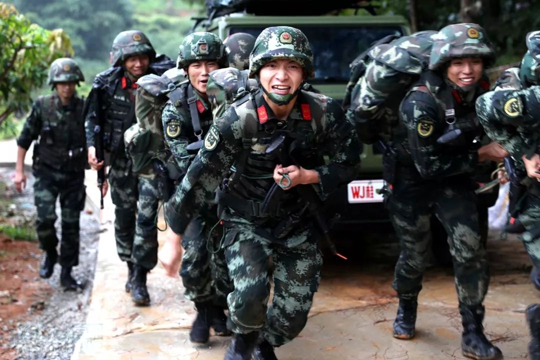 "魔鬼周"再度开启,武警广西总队南宁支队首战遇大雨