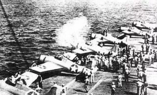 中途岛海战(1942年6月4日-6月7日)中途岛战役是二战中重要的战役,也是