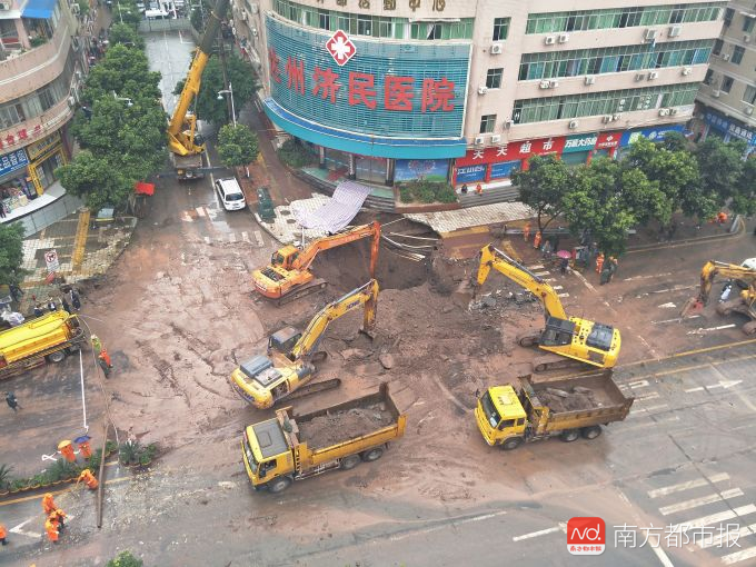 四川达州路面塌陷始末：50小时的连续救援，与殒命的夫妻和父子涵洞 8362