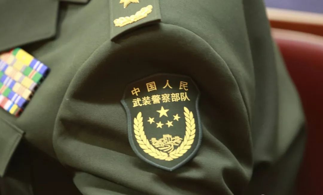 消防中队长以上公安行政编制的干部,全部转为现役纳入武警部队序列