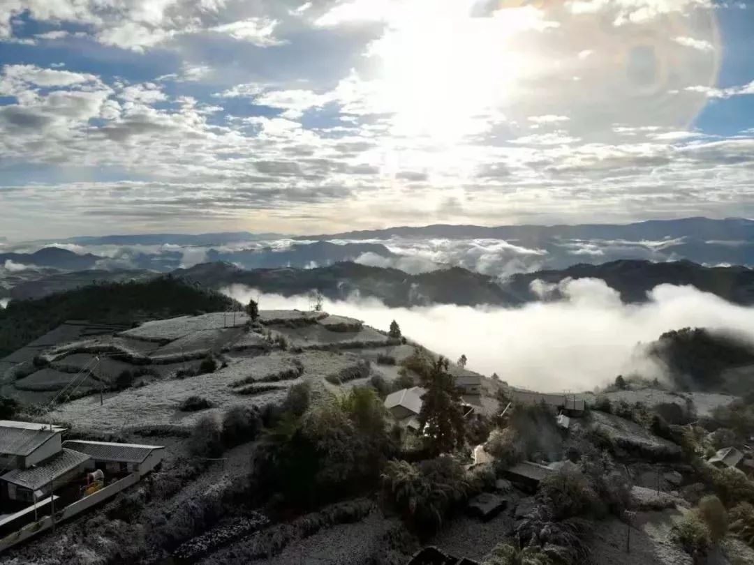 大凉山总人口_大凉山(2)