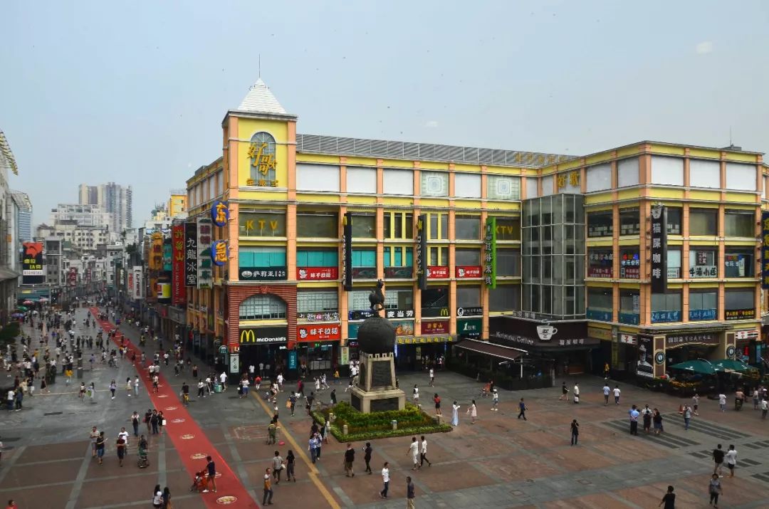 上下九,曾是广州最繁华商业街,如今游客逐渐变少,网友:败给了马云淘宝