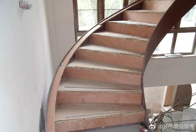 圆弧形楼梯是如何设计施工才能美观又节省空间