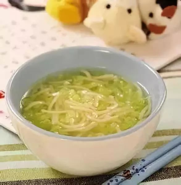 宝宝强筋骨的辅食:鸡茸玉米面