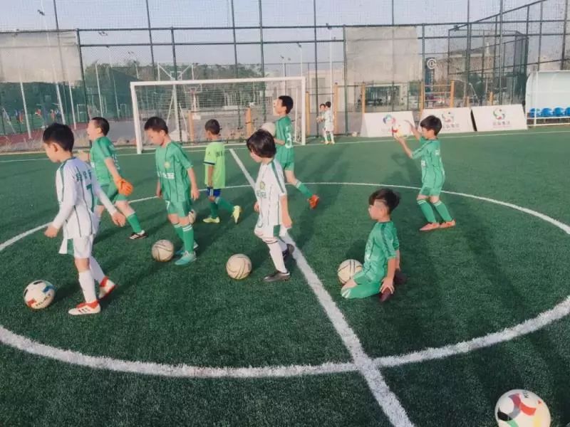 【活力新北京】小足球，校园体育发展的新动力