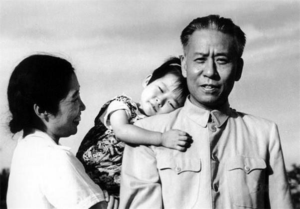 迟到11年的葬礼：20万人哭送国家主席刘少奇，悼词称历史是公正的