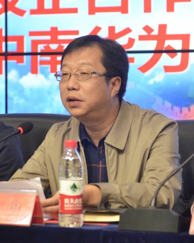 书记王勇,副院长罗能,赵晓峰,华为机器有限公司人力资源部部长吴正刚