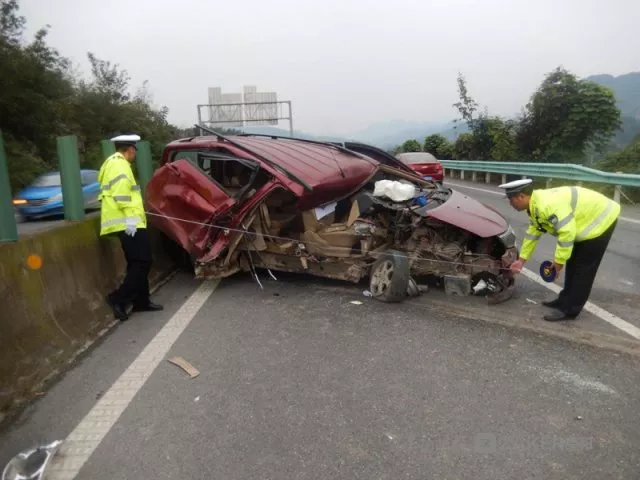 遵义车主发生车祸,问"我怎么在这,我要去哪?"是失忆还是装憨