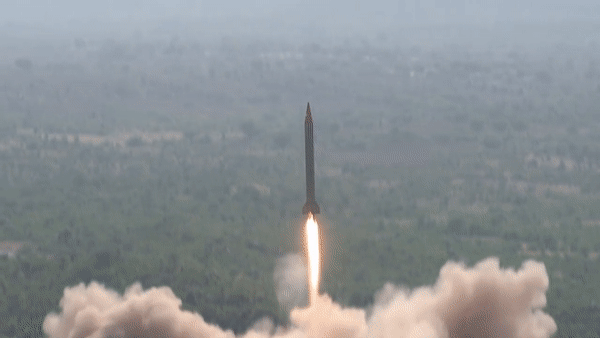 印度买s400导弹刺激巴基斯坦神经,马上试射核导弹,看你能拦几枚