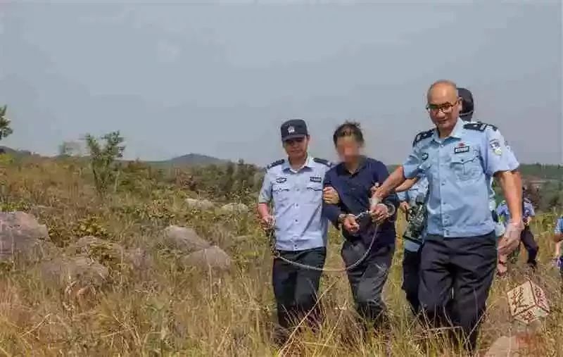 荆门某地惊现两具高度腐败女尸,死者为母女,女孩才4岁