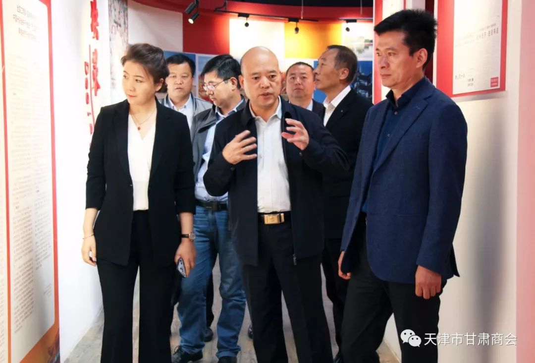 我会会长马爱琴,副会长王永强,李杰,秘书长孙林松及天津市金凤科技