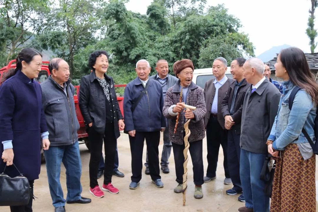 老干部助力脱贫攻坚南明区县级退休老干部赴永乐乡进行党建扶贫