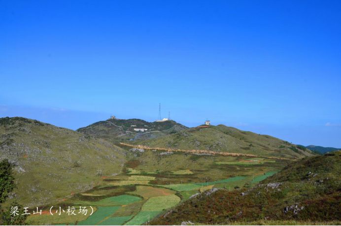 场梁王山大校场梁王山上元代梁王遗留的大,中,小校场及多处遗址和传说