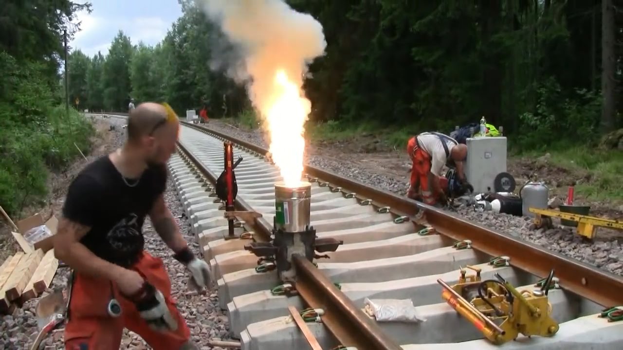 火车铁轨断了是怎么焊接的看完解开多年疑惑