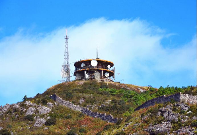 一山观三海,四季景迷人 ——神秘梁王山 康体休憩地