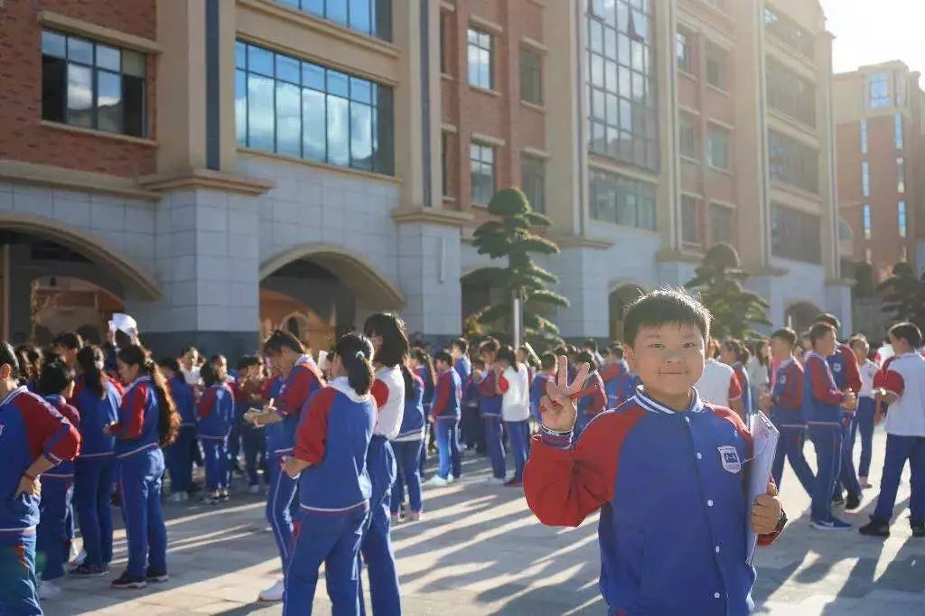 天啦噜!贵阳市各私立小学超美校服大公开