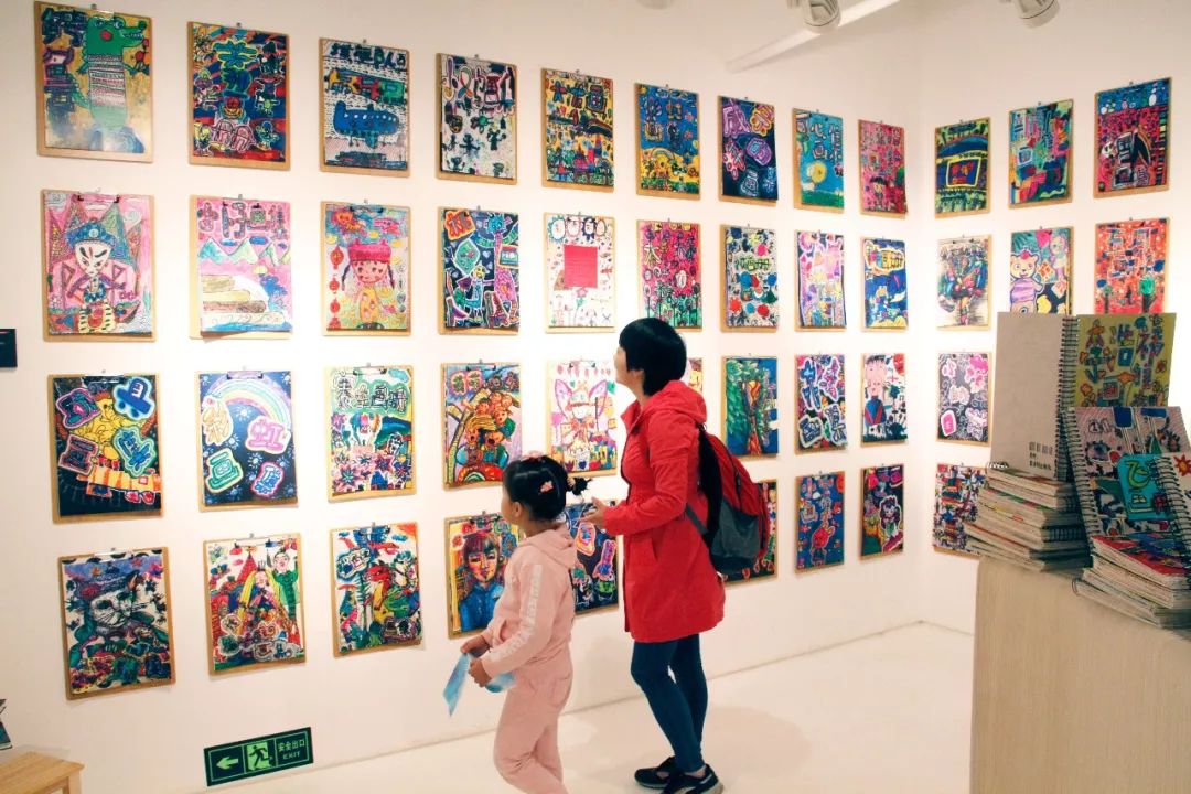 展讯画中的故事北京市丰台区少年宫建宫60周年展