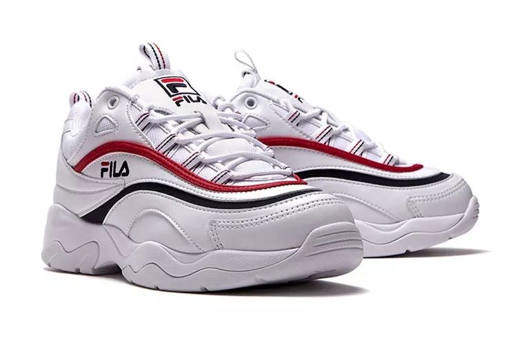 fila(斐乐)是世界前三位的运动品牌,主要从事网球,滑雪,高尔夫,瑜珈