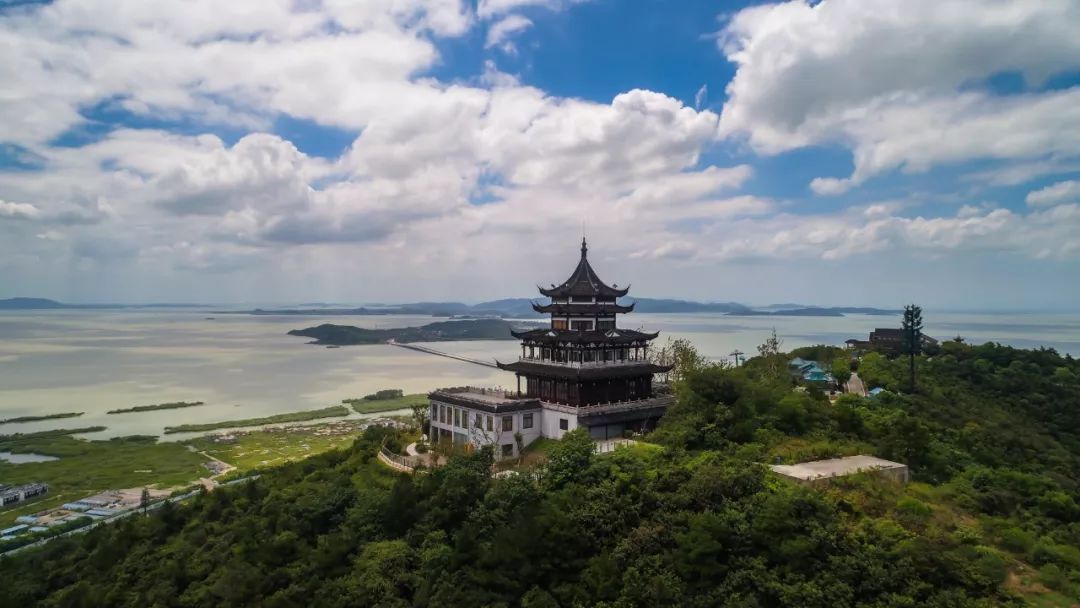 自古以来,渔洋山就是观赏太湖美景的最佳去处.