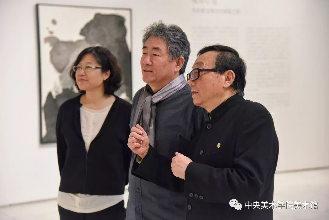 大匠营构充满睿智与神采的艺术境界渍痕张宝玮先生画展如期开幕