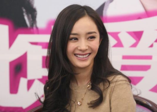 她曾擠掉楊冪成女主，拒絕出演《延禧攻略》，如今事業越來越好