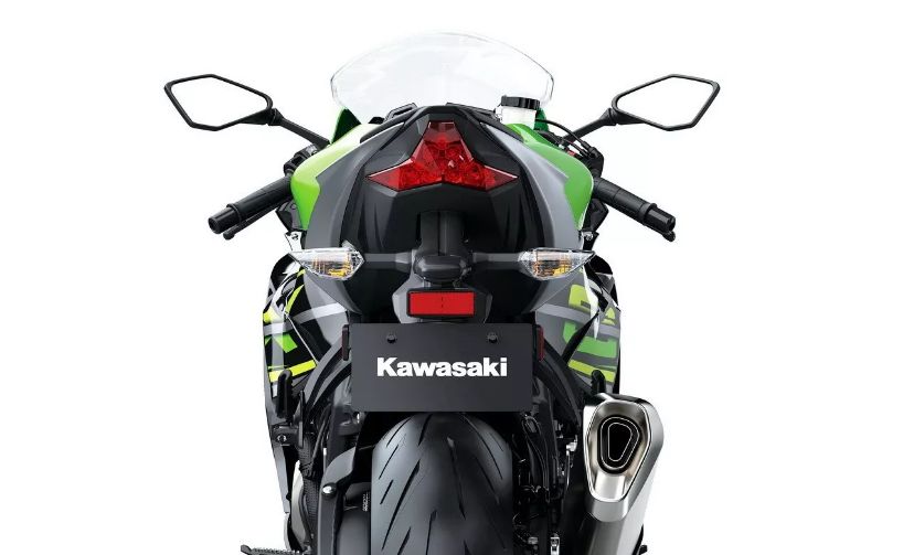 买ninja400的赚了!川崎发布全新中忍zx-6r,长得跟ninja400太像了!