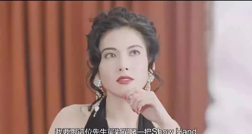 在《至尊三十六计》里,李婉华饰演一个靠美