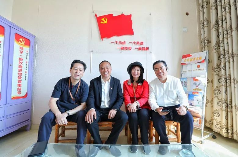 赴安吉县上墅乡刘家塘村考察学习,刘家塘村党总支书记褚雪松接待讲解