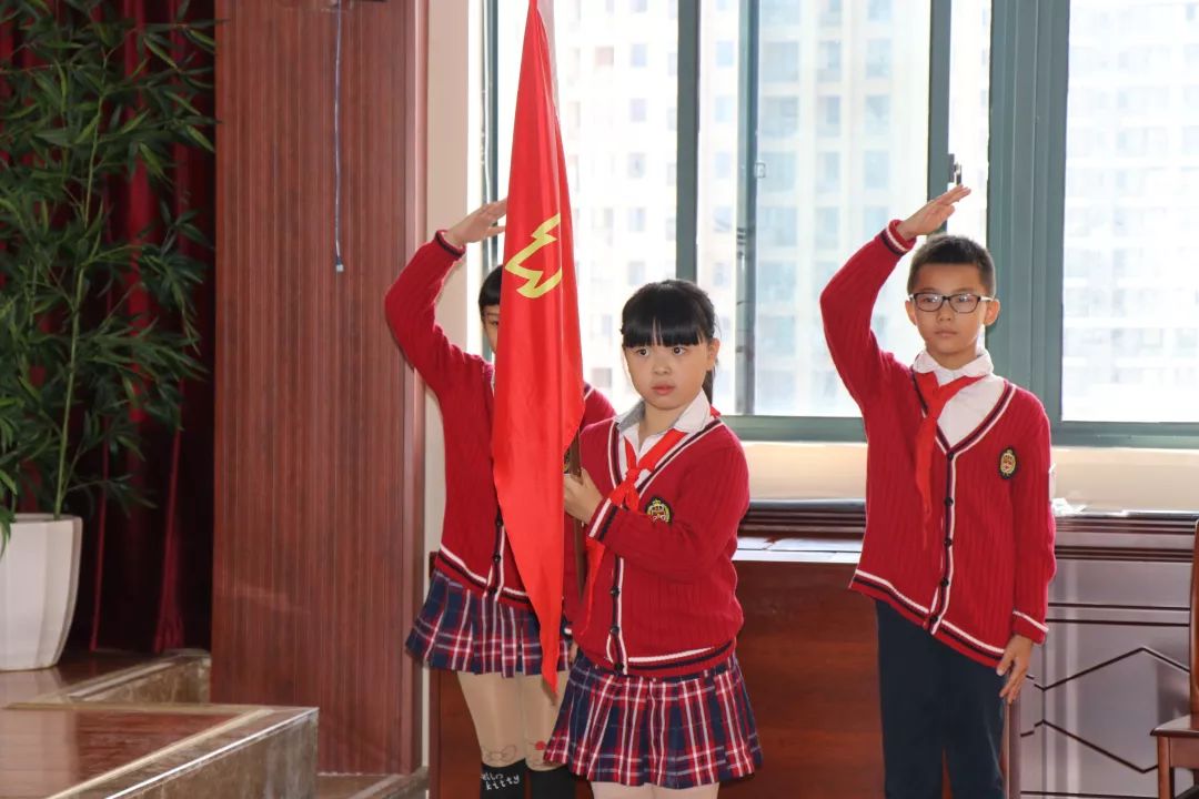 【主题活动】鲜红的队旗在心中飘扬|椒江区实验小学四