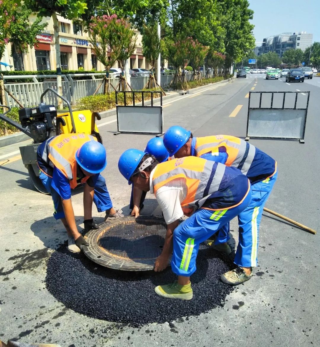 豫兴东兴东市政丨防沉降井盖亮相东区马路告别肚脐眼