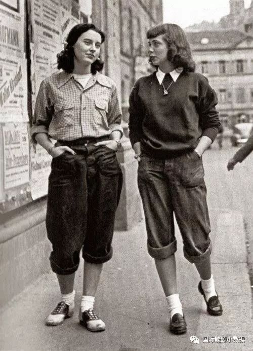 7)london girls wearing pedal pushers, late 1950s.