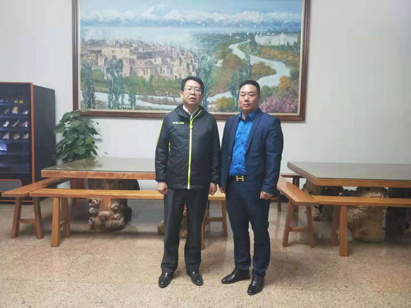 地区委员会副书记贺宇,中共疏附县委副书记,广州援疆工作队队长唐力明