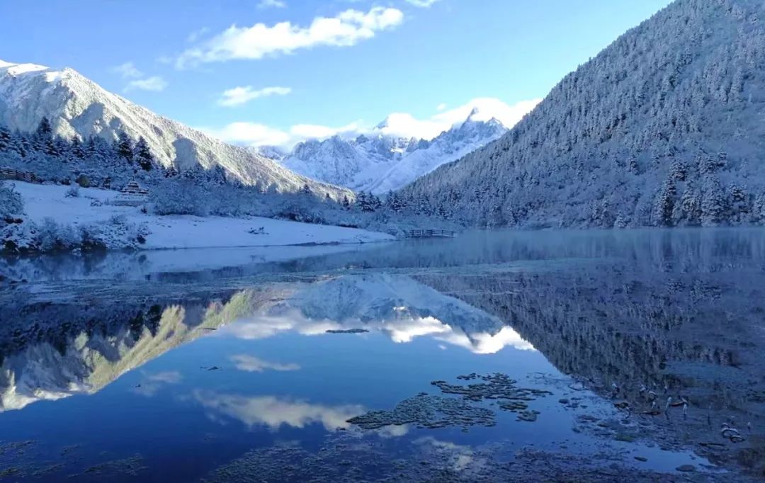 十月赏初雪!成都周边11大耍雪地盘点,邂逅醉人彩林湖泊!_国道