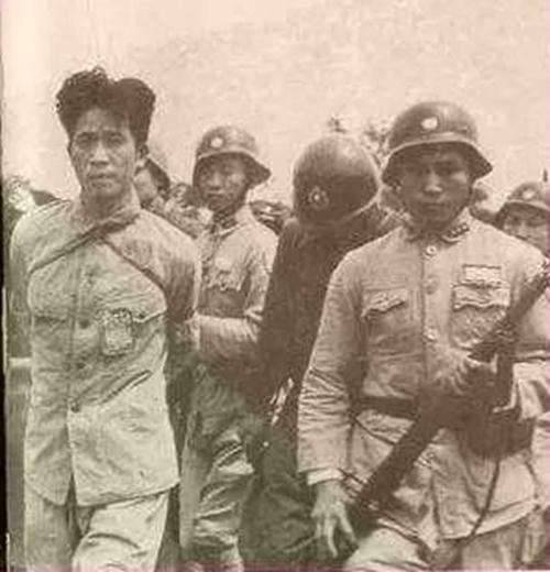 1947年6月11日.日军战犯号称"嘉山之虎"的松本洁被判处死刑.