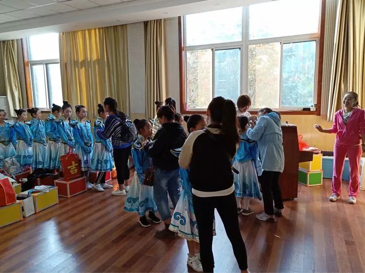 【蒙以养正】太华路小学参加西安新知教育集团在坤中巷小学举行的建队